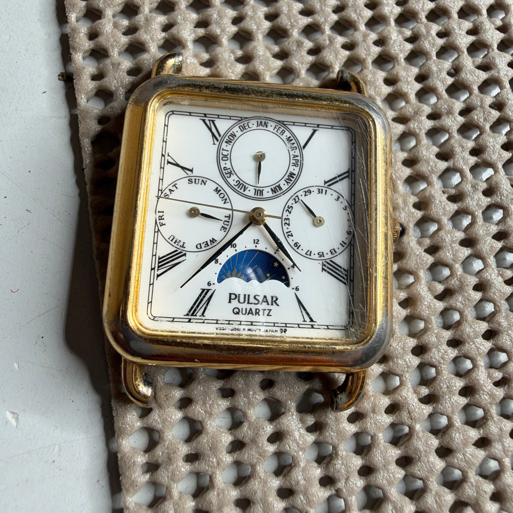 Pulsar Quartz Moon Phase Watch V33F-5A00 Gold Tone Square Dial Vintage Parts